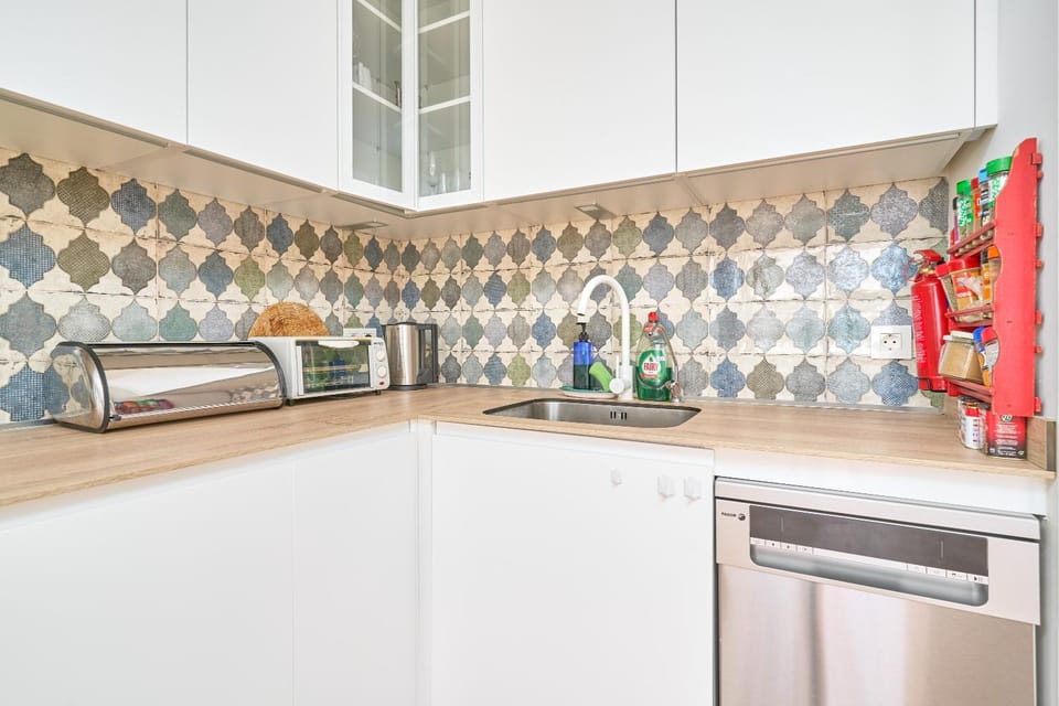 Kitchen or kitchenette, Living room