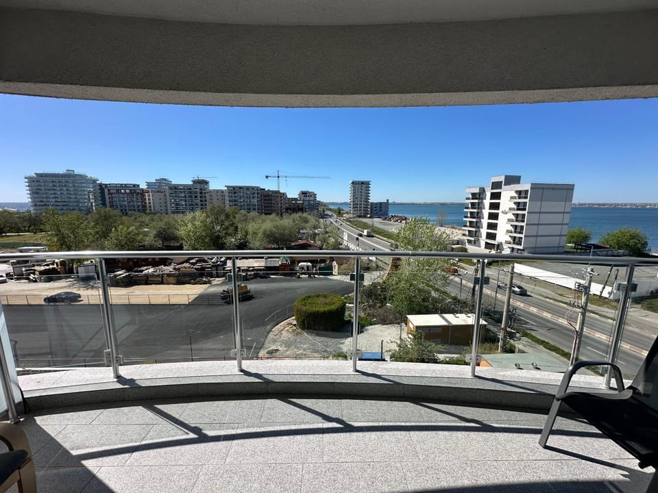 Natural landscape, View (from property/room), Balcony/Terrace, City view, Sea view