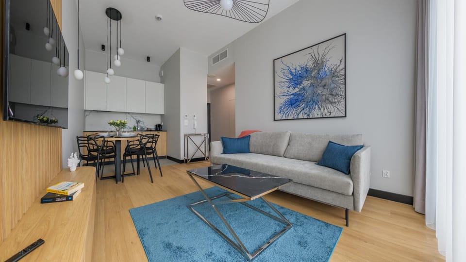TV and multimedia, Kitchen or kitchenette, Living room, Seating area, Dining area