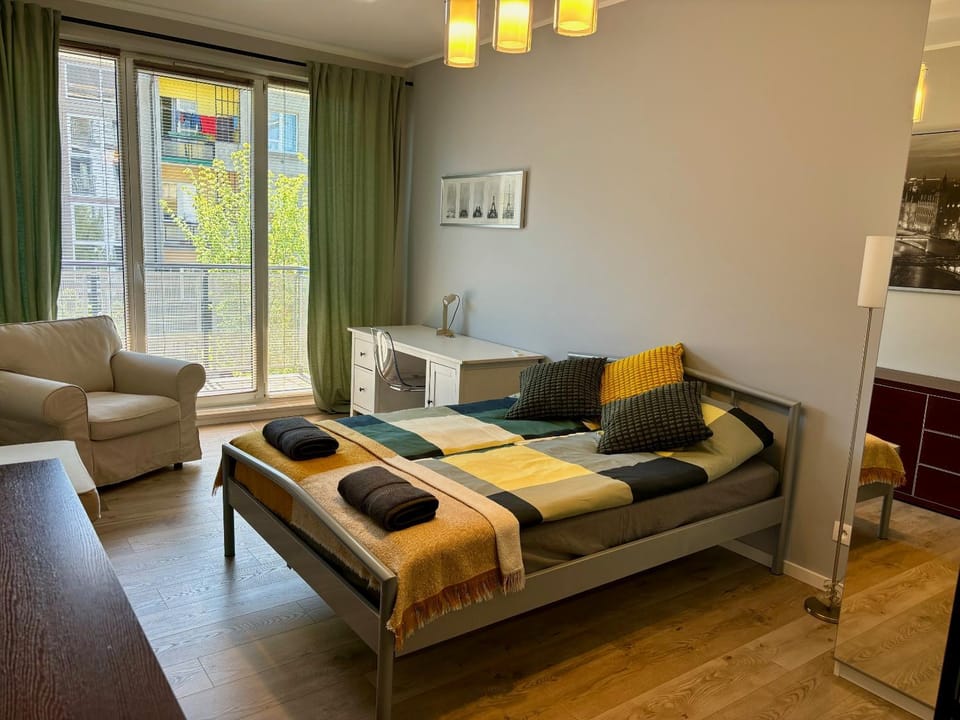 Bed, Seating area, Bedroom