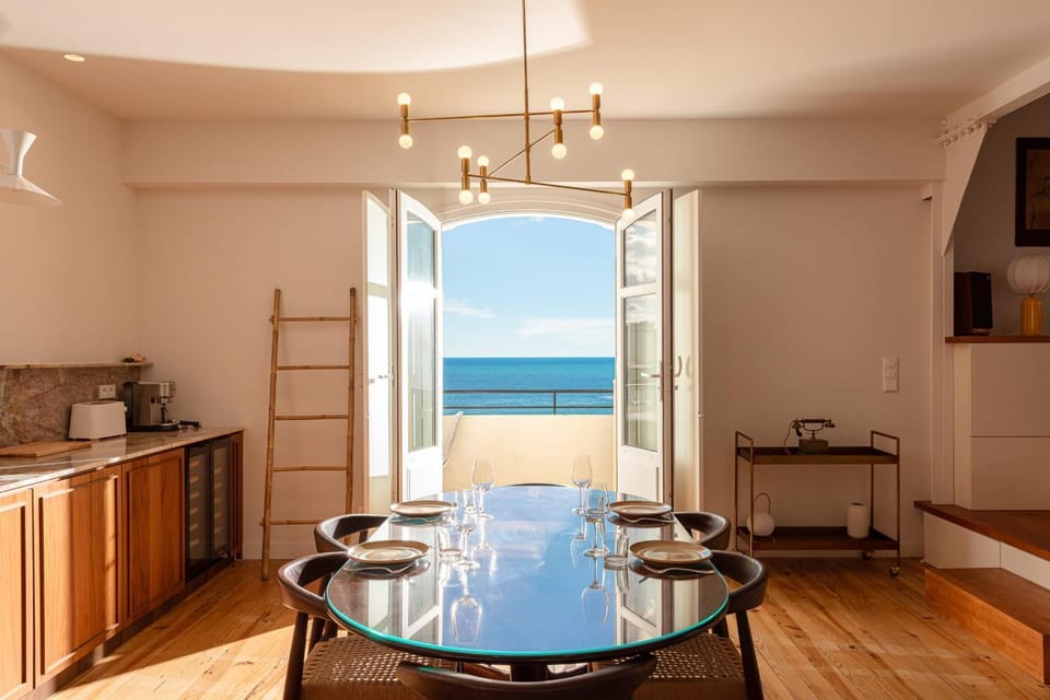 EUGENIE - Apt with balcony and sea view and Hotel du Palais in Biarritz Apartment in Biarritz