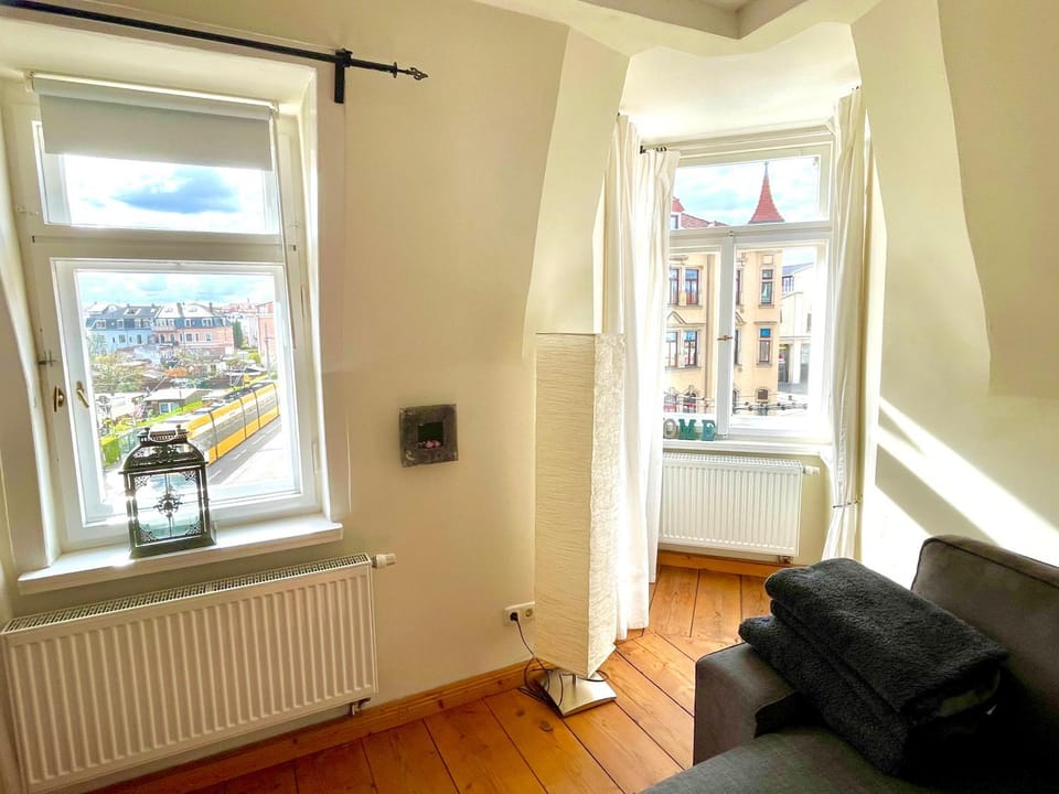 Living room, internet