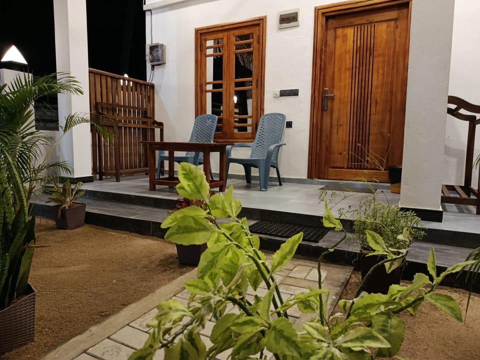 Alice Rest Arugambay Hotel in Sri Lanka