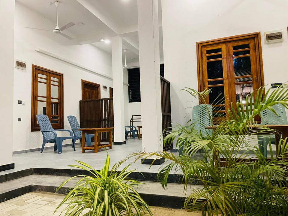 Alice Rest Arugambay Hotel in Sri Lanka