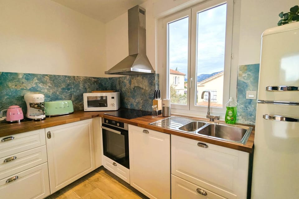 Penthouse with large terrace near beaches Apartment in Toulon