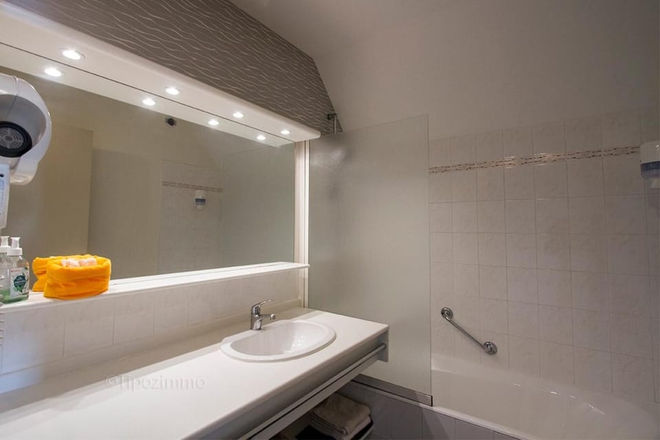 Bathroom, Bath