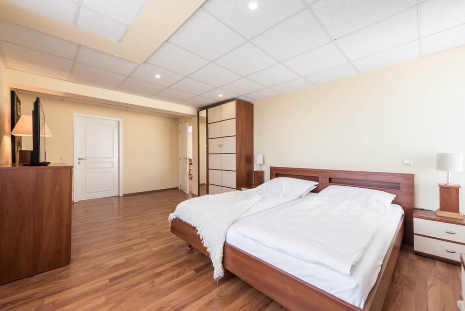 Bed, Bedroom, wardrobe