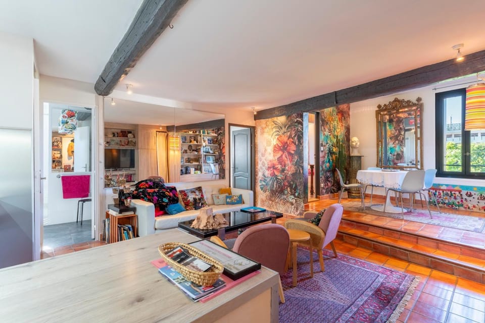 Property building, Living room