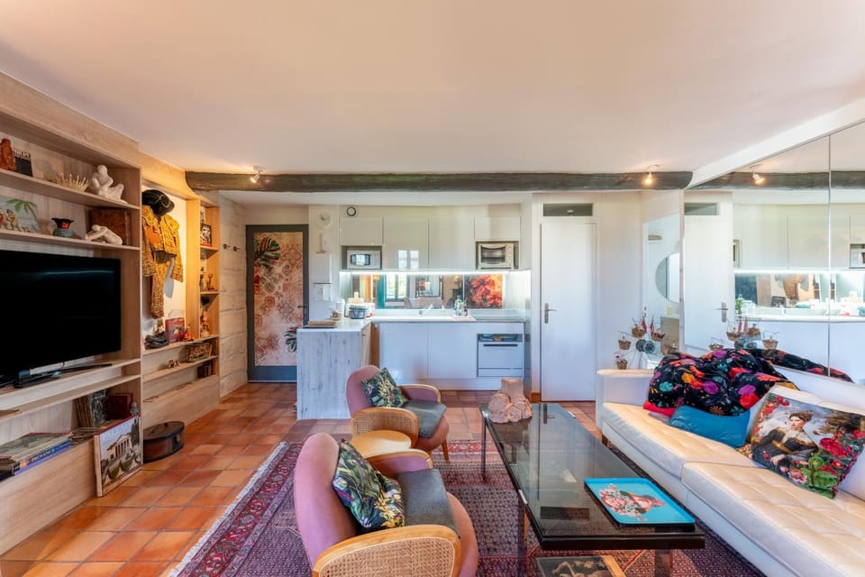 Property building, Living room