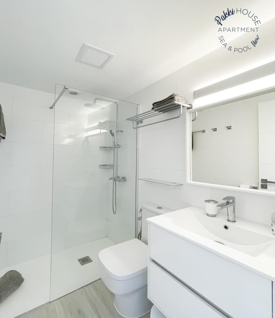 Shower, Bathroom, towels