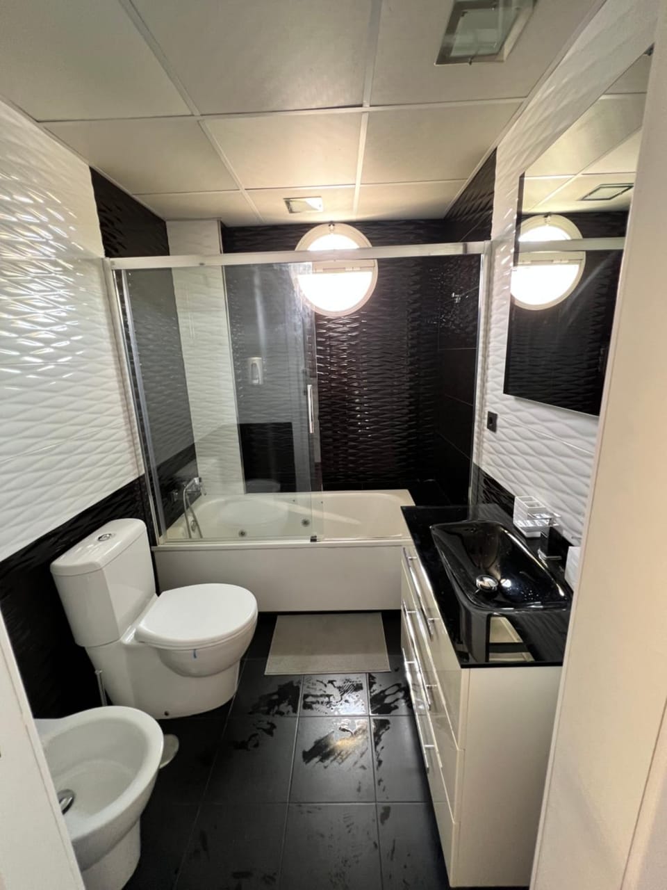Bathroom, Kitchen or kitchenette