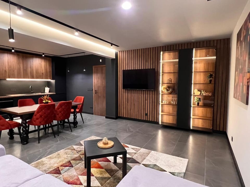Communal lounge/ TV room, TV and multimedia, Kitchen or kitchenette, Living room, Seating area, Dining area, Evening entertainment, wardrobe