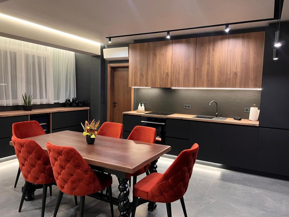 Kitchen or kitchenette, Living room, Dining area