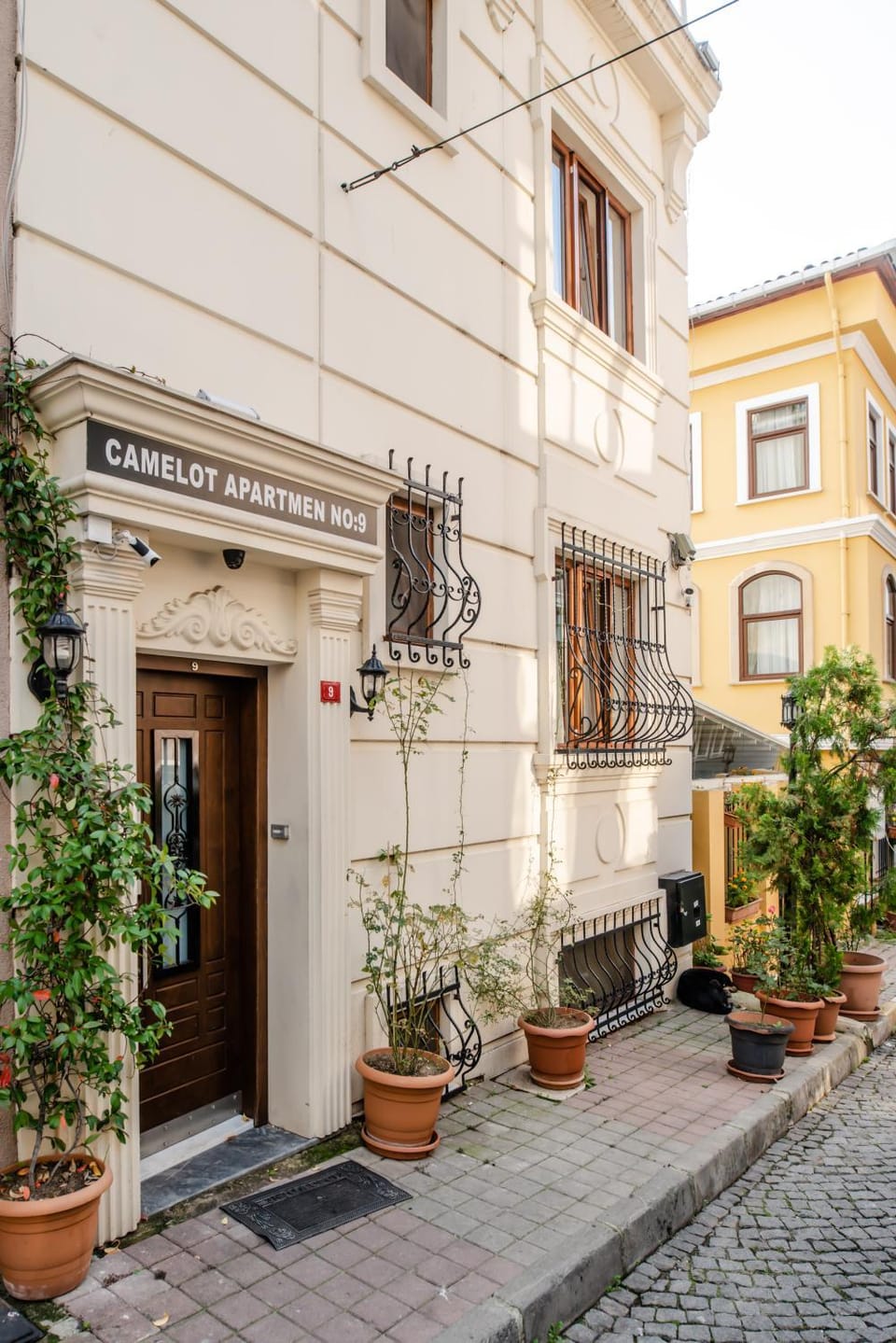 Property building, Facade/entrance