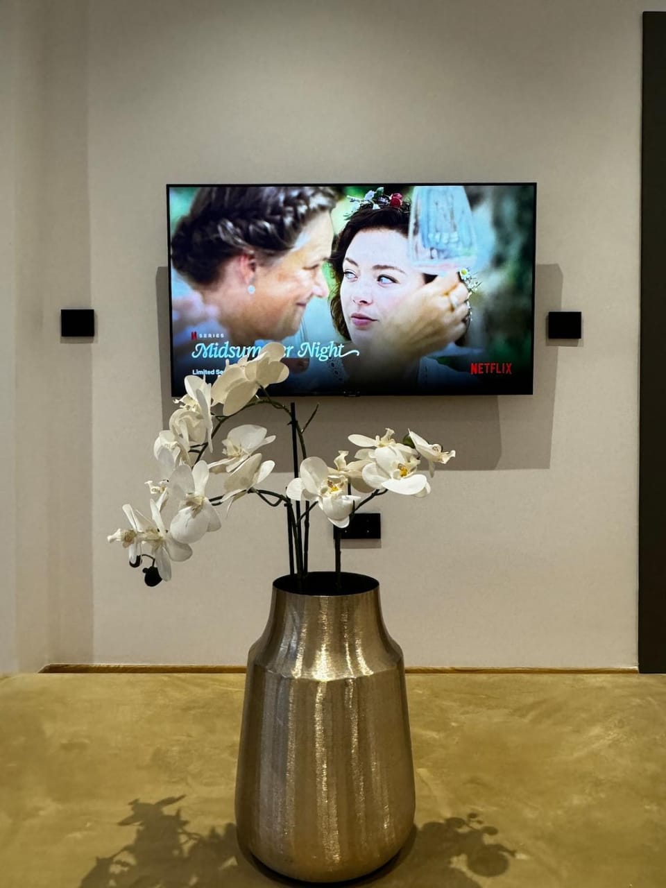 TV and multimedia, Decorative detail