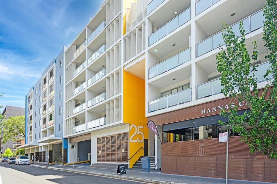 Comfy 2BR in Parramatta central with free parking Apartment in Parramatta