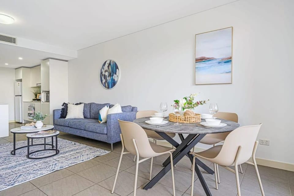 Comfy 2BR in Parramatta central with free parking Apartment in Parramatta