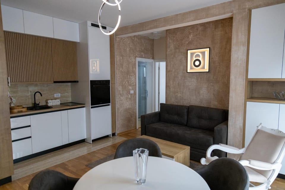 Kitchen or kitchenette, Seating area