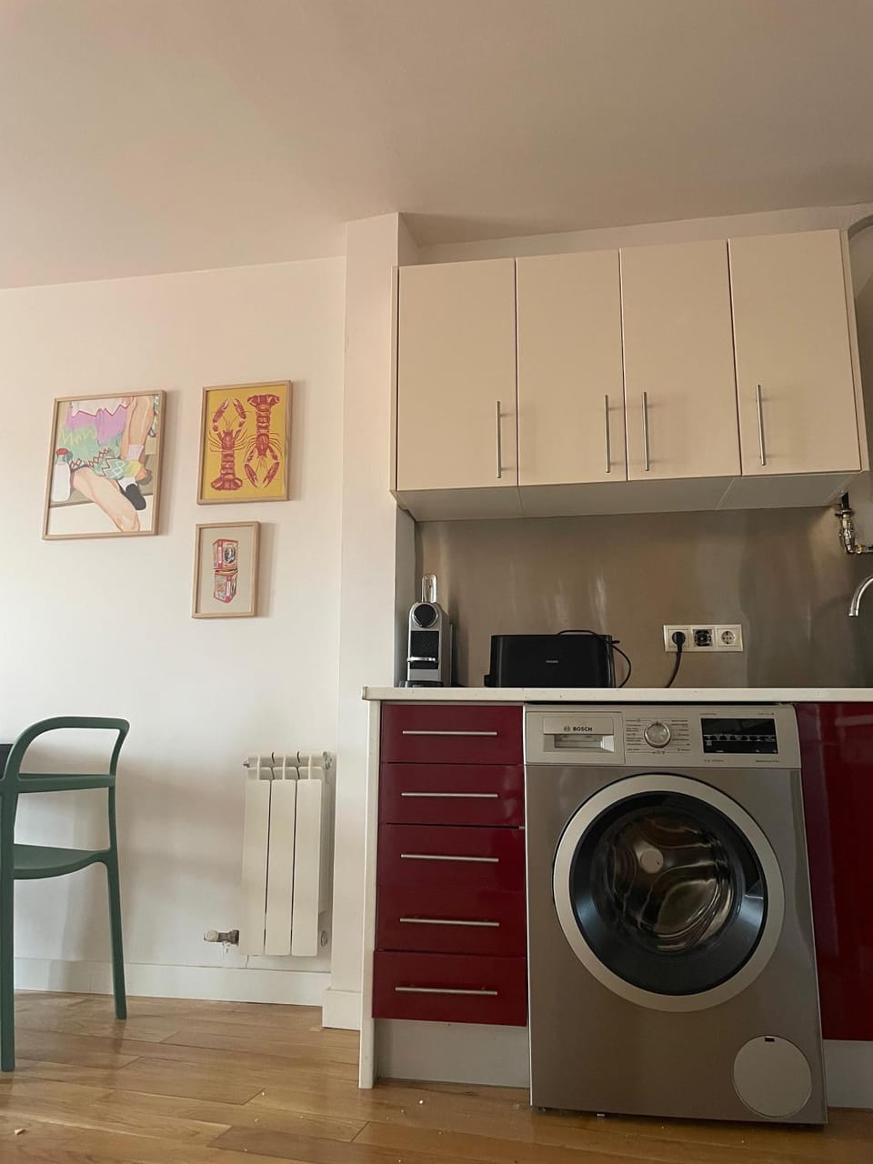 Kitchen or kitchenette, dishwasher, stove, washing machine