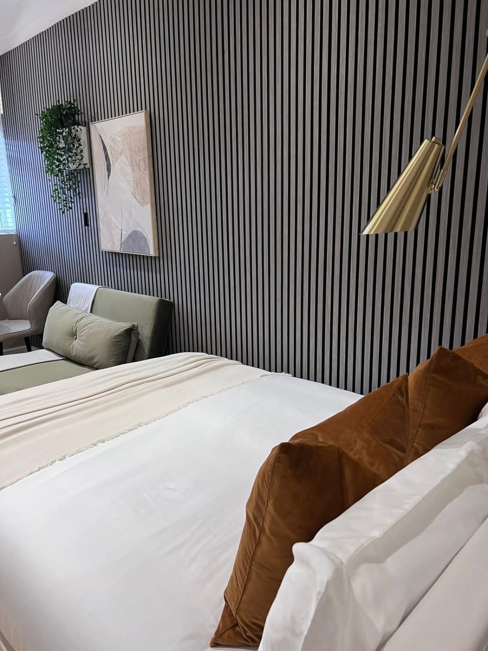 Luxury Solihull Studio Apartment - 5 mins to NEC, Airport, JLR, Resorts World Apartment in Solihull