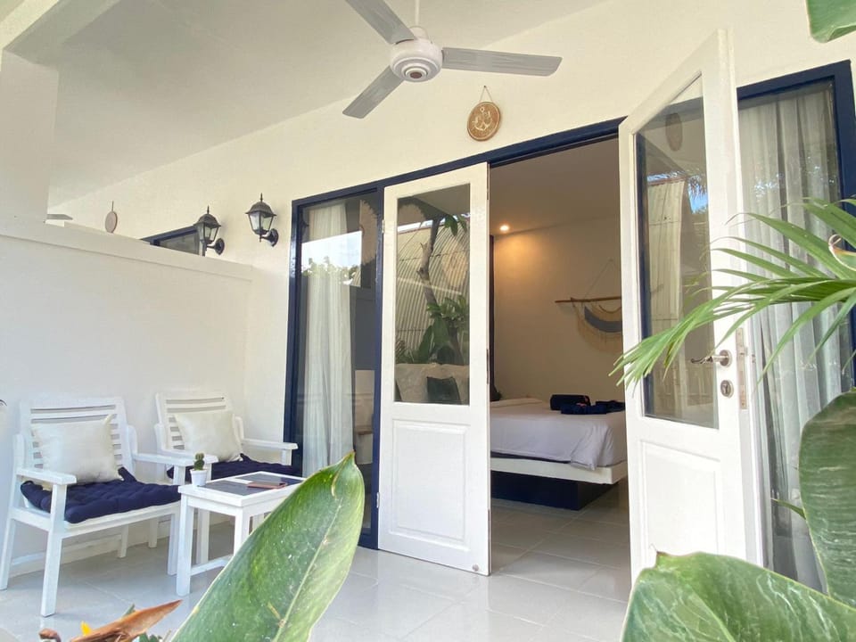 View (from property/room), Balcony/Terrace, Seating area