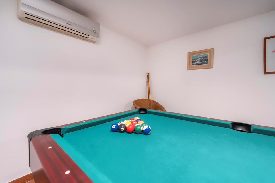 Billiard, Game Room, Entertainment