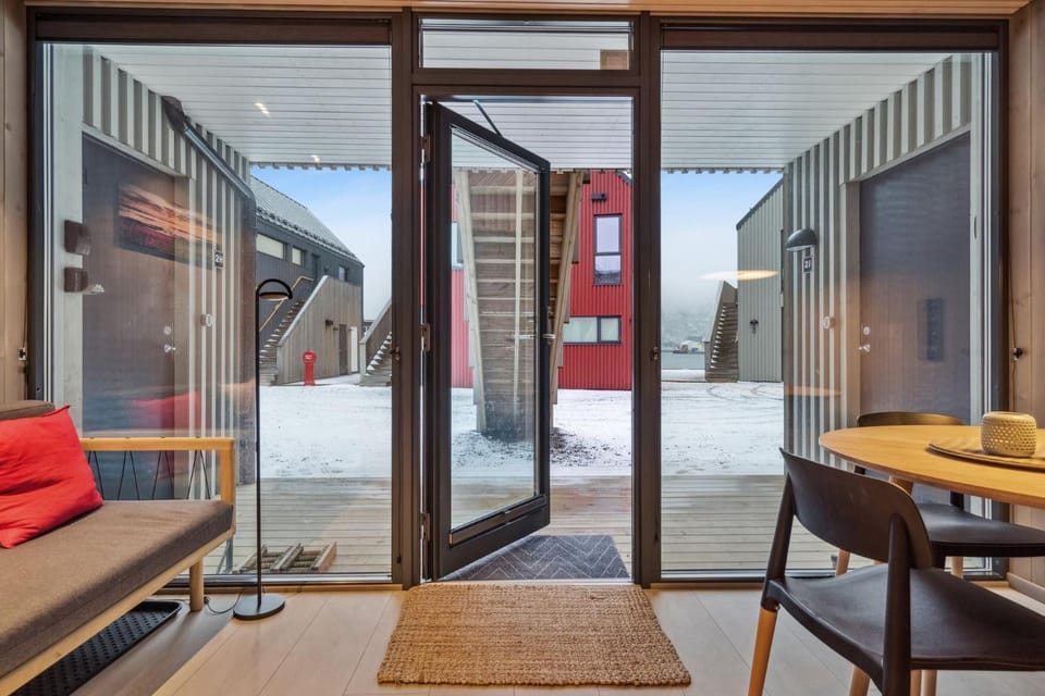 View (from property/room), Living room, Seating area, Dining area