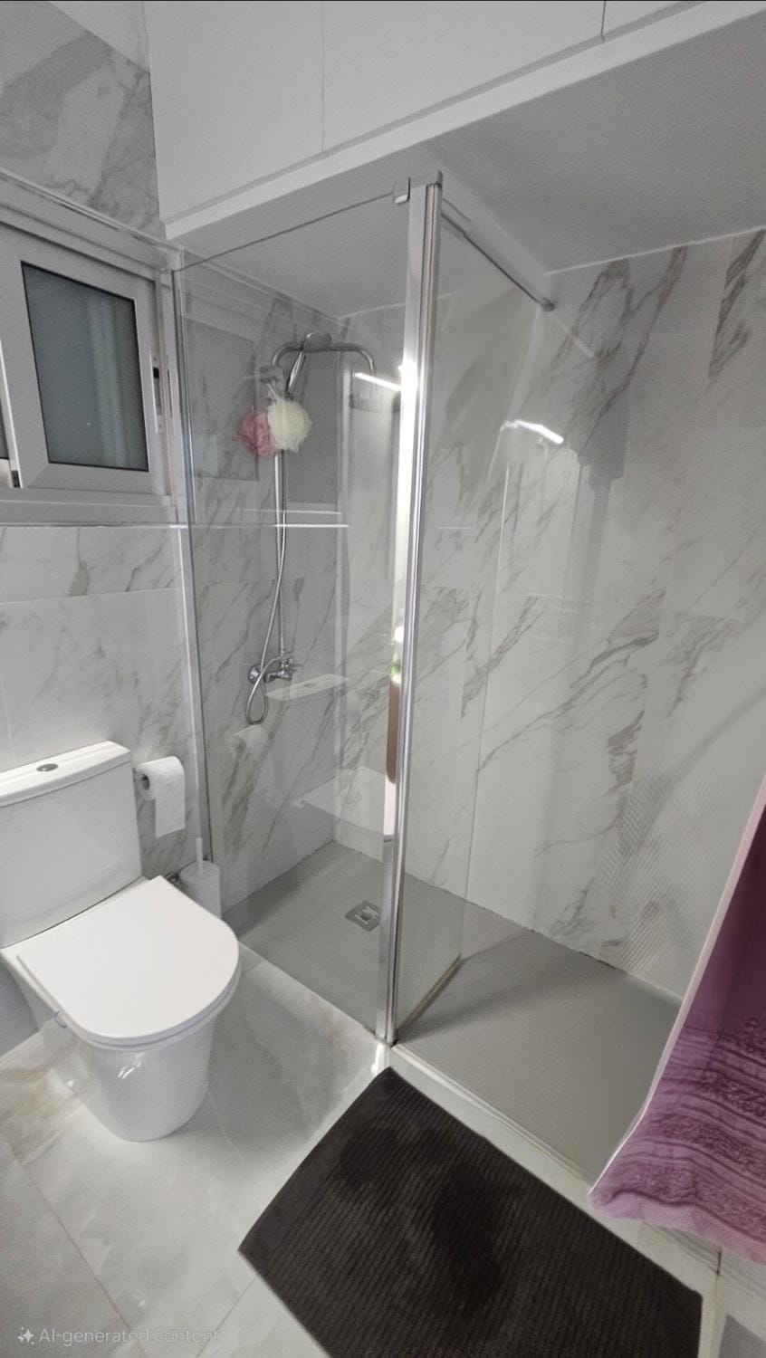 Sea Breeze 3 Bed Frontline Flat Apartment in Germasogeia