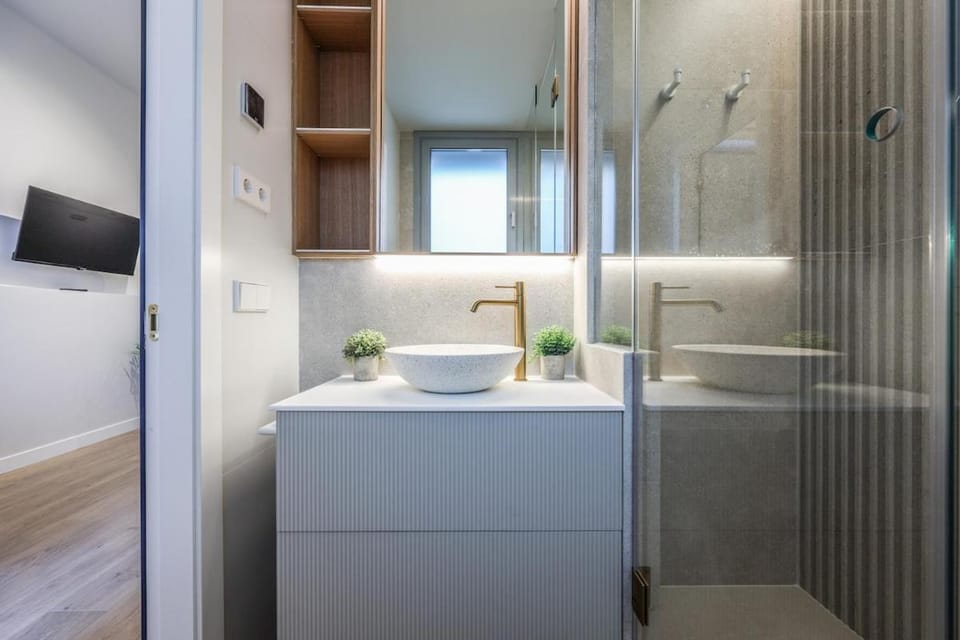 Shower, Bathroom
