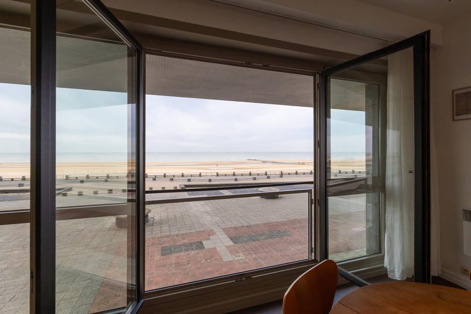 LECOMTE - Coastal Comfort Collection 214 Apartment in Ostend