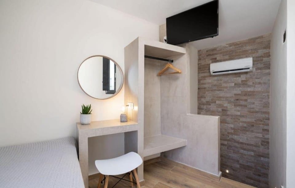 Petit Suite Apartment in Santorini