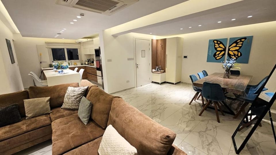 The Suave - Limassol City Centre Luxury Apartment in Limassol City