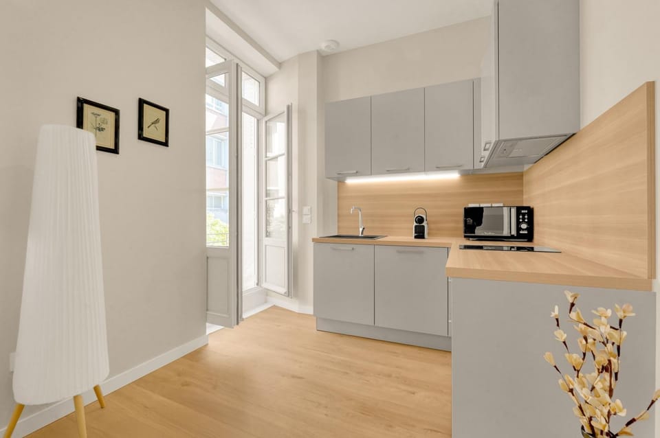 Kitchen or kitchenette, stove