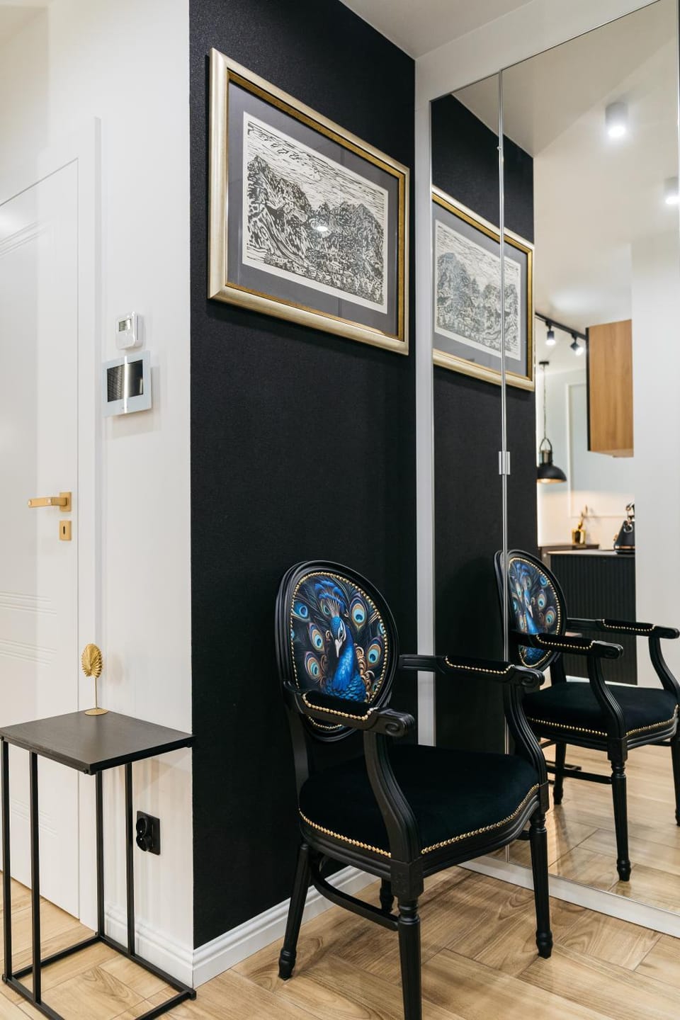 Kitchen or kitchenette, Living room, Seating area