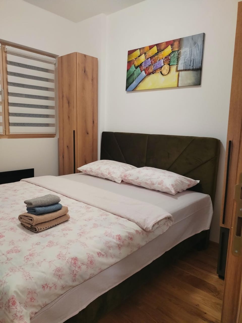 Bed, Photo of the whole room, Bedroom, wardrobe
