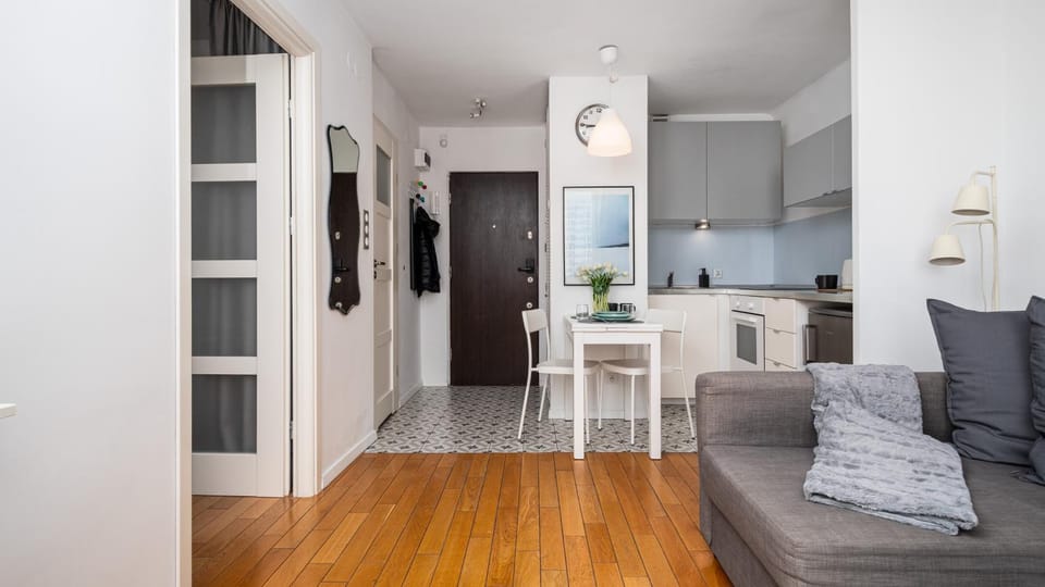 Kitchen or kitchenette, Living room, Seating area, Dining area