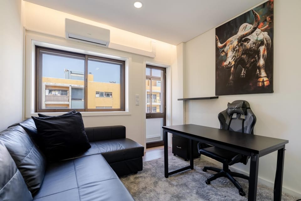 Seating area, Bedroom