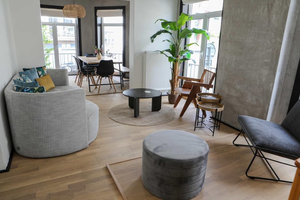 Living room, Seating area, Dining area