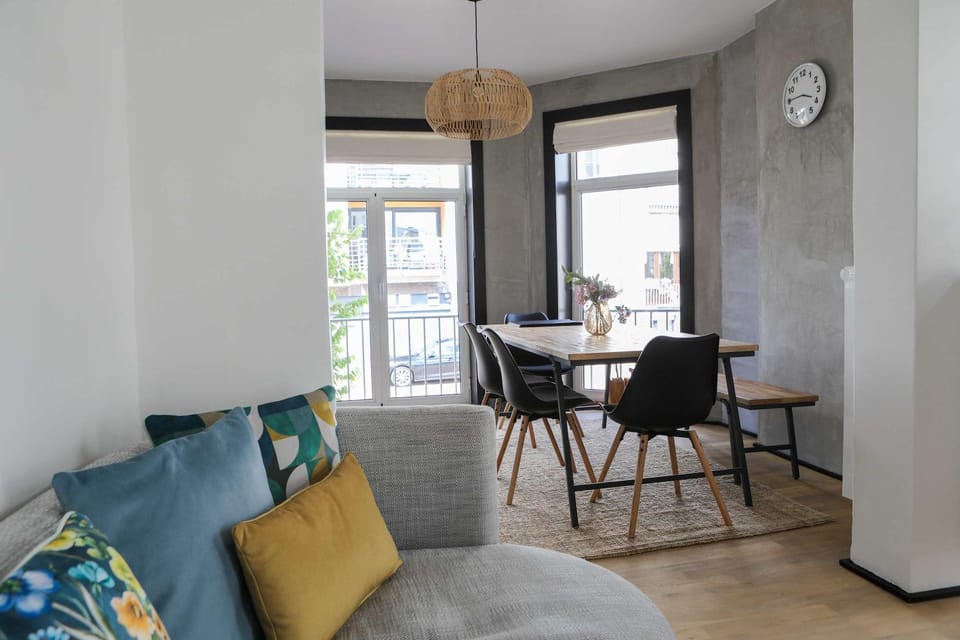 Living room, Seating area, Dining area