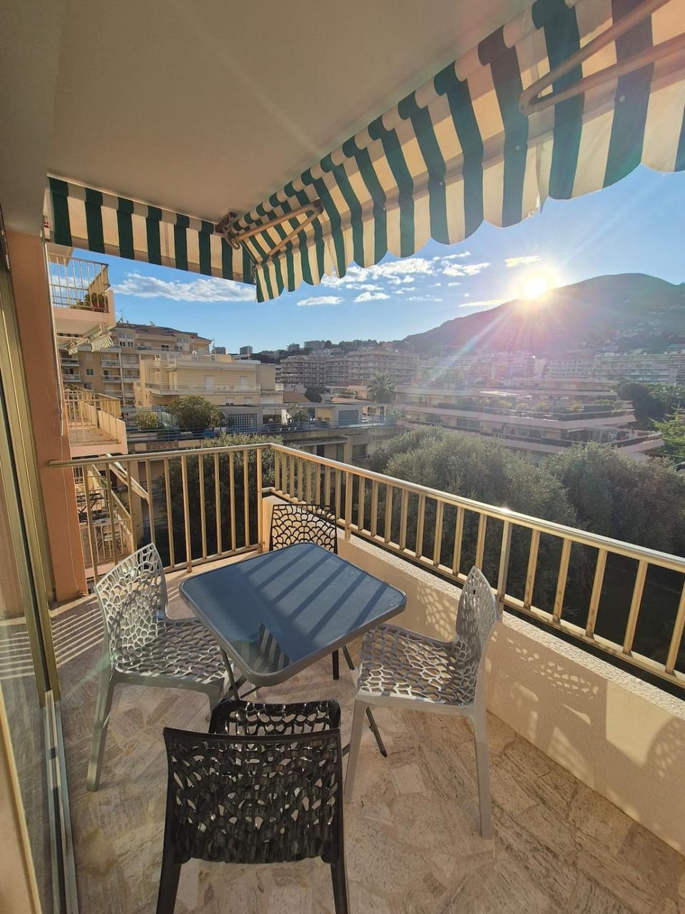 Balcony/Terrace, Balcony/Terrace, Dining area, Mountain view, Sunset