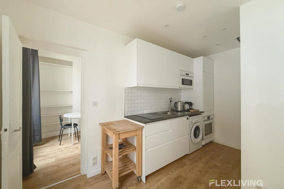 In the heart of iconic Montmartre Cozy & Central T2 Apartment in Paris