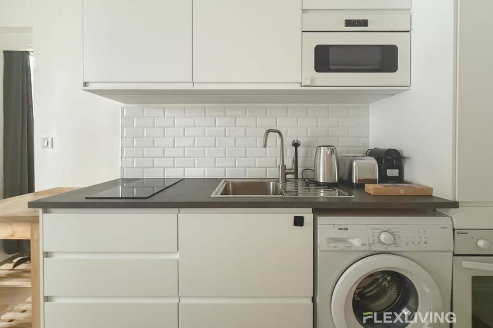 In the heart of iconic Montmartre Cozy & Central T2 Apartment in Paris