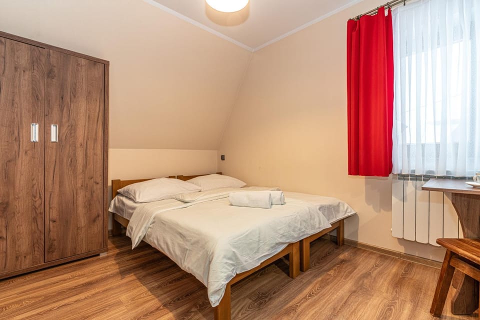Bed, Photo of the whole room, wardrobe