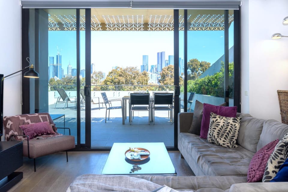 Patio, View (from property/room), Balcony/Terrace, Living room, Seating area