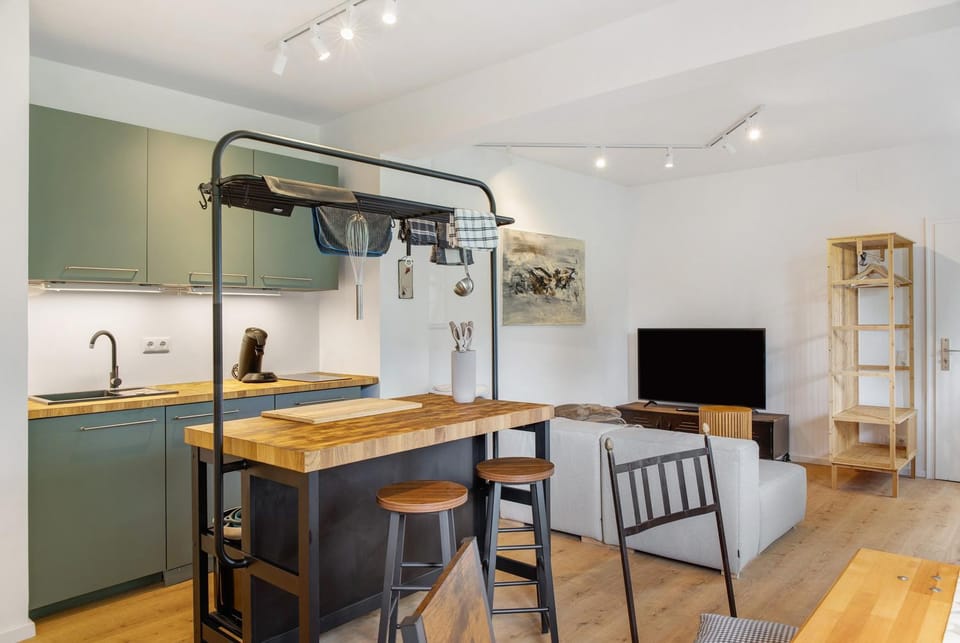 Property building, Kitchen or kitchenette, Living room