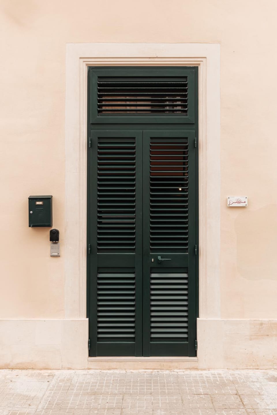 Facade/entrance