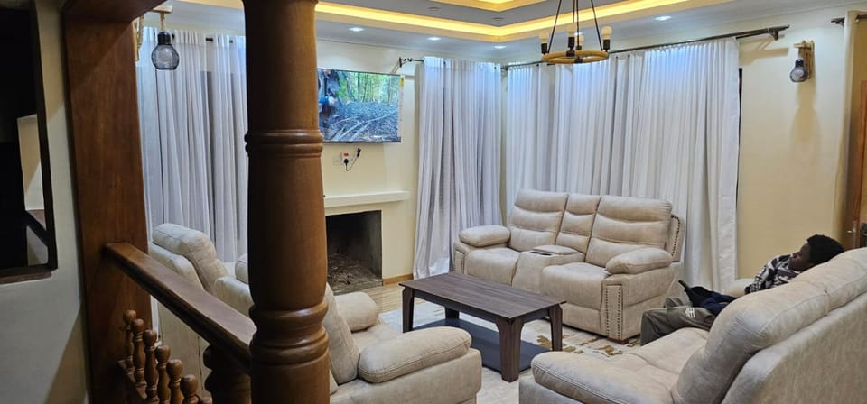 Communal lounge/ TV room