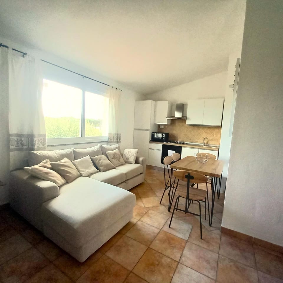 Kitchen or kitchenette, Living room, Seating area