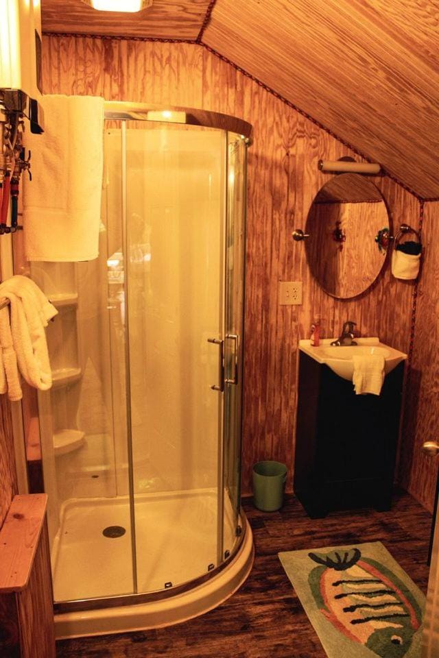 Fabulous West Virginia Glamping Tent House in Hico