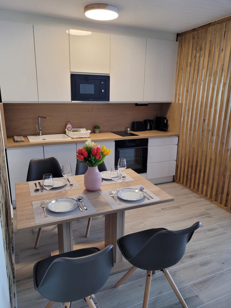 Kitchen or kitchenette, oven, stove